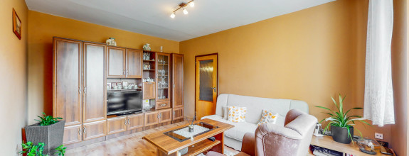 Na predaj 4. izbový byt na Bystrickej ulici v Pezinku.
