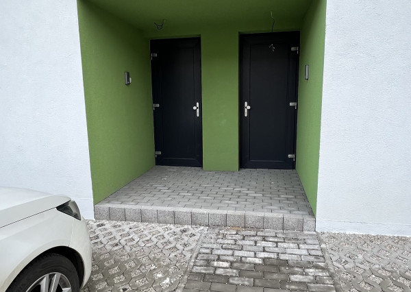 Moderný 2-izbový byt v obci Vinosady - záhrada -vlastné parkovacie miesto
